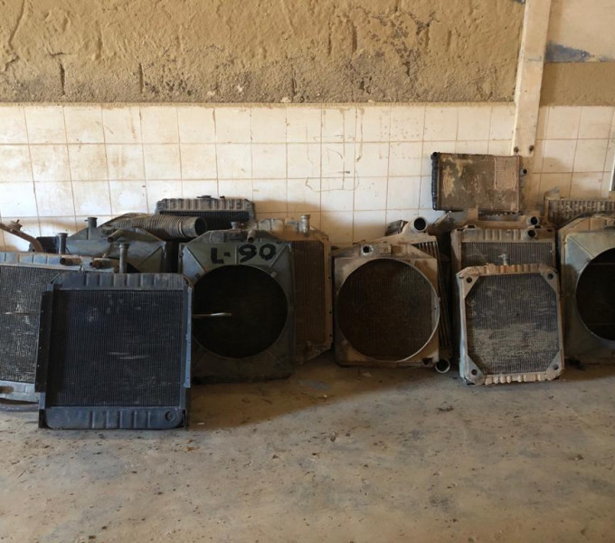 Diversos radiadores de caminhão