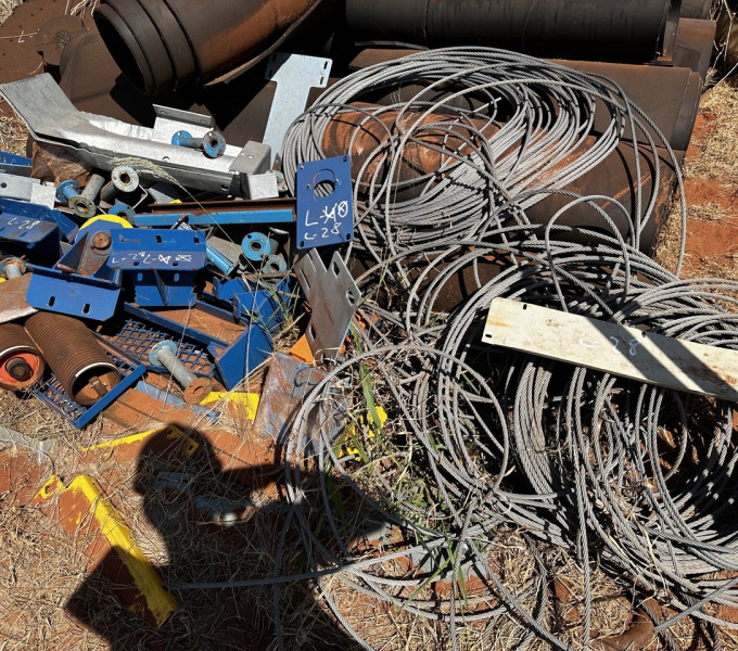 Cordoalha de aço , Div. Polias p cabo de aço + Item 31 - Caixa 10, Div. Peças industriais