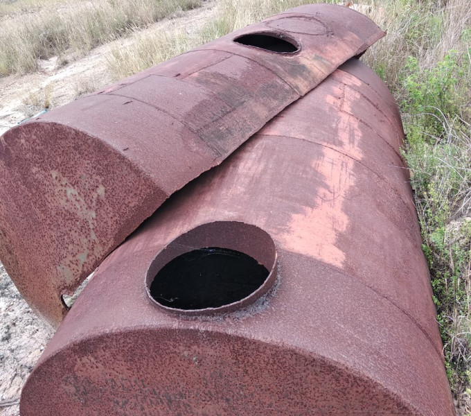 1 TANQUE EM A/C CORTADO