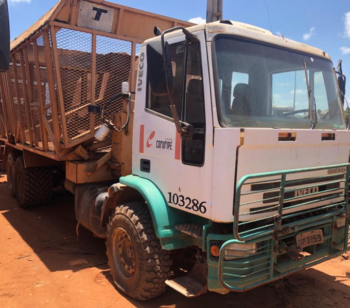 Caminhão Iveco Eurocargo 260E25N, branco, GRP-2359, 2009/10
