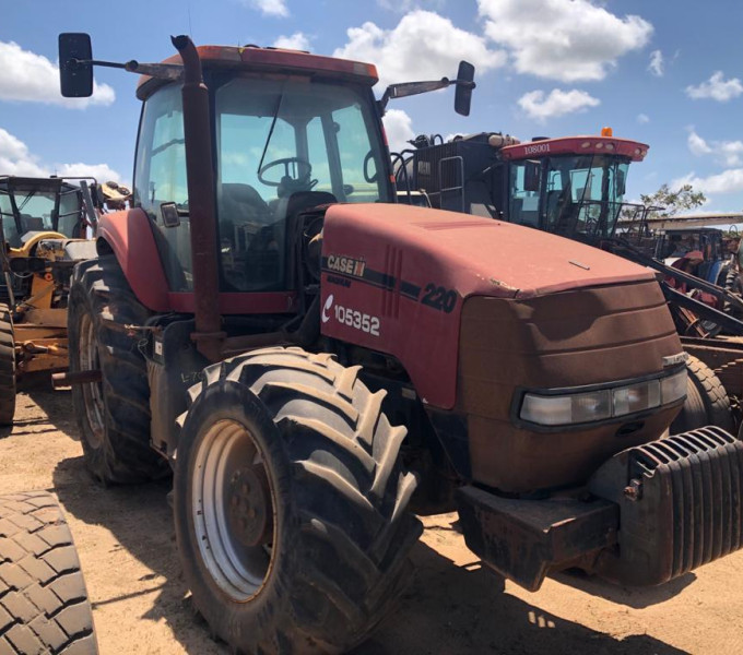 Trator agricola Case MX220, vermelho, 2011
