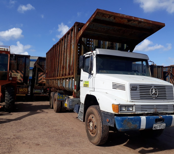 Caminhão M. Benz/ L2635 6x4; MUI-7173; 1998