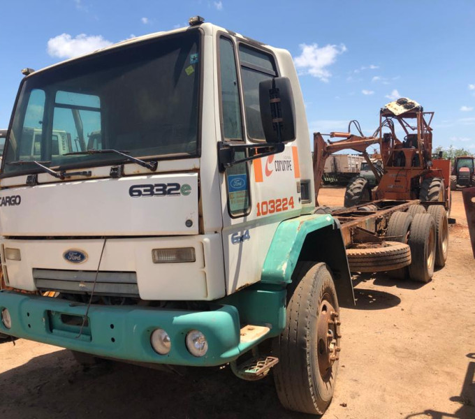 Caminhão Ford Cargo 6332 E, branco, NMI-5617, 2010/11