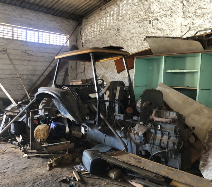 Trator Valtra BM 110, 4x4, Ano 2013