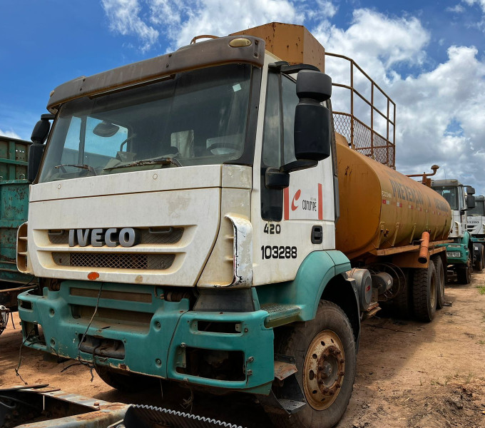 Caminhão Iveco Trakker 420T c/ tanque, 2011, Placa: NYE-7554, Frota: 103288