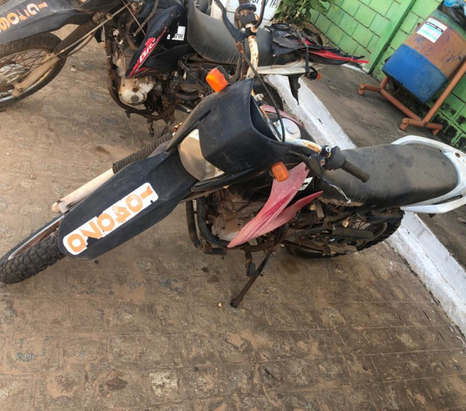 Motocicleta Honda NXR-150 Bros, vermelha, OHD-1606, 2012
