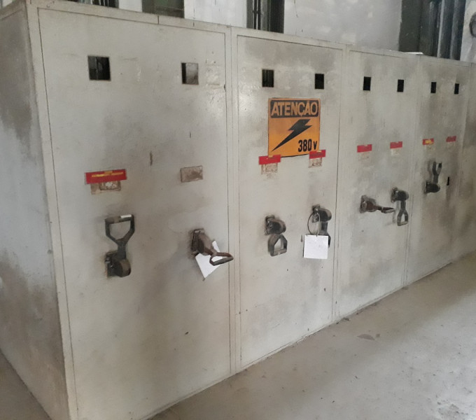 09 Painéis elétricos da Sala dos Geradores s/ Ind