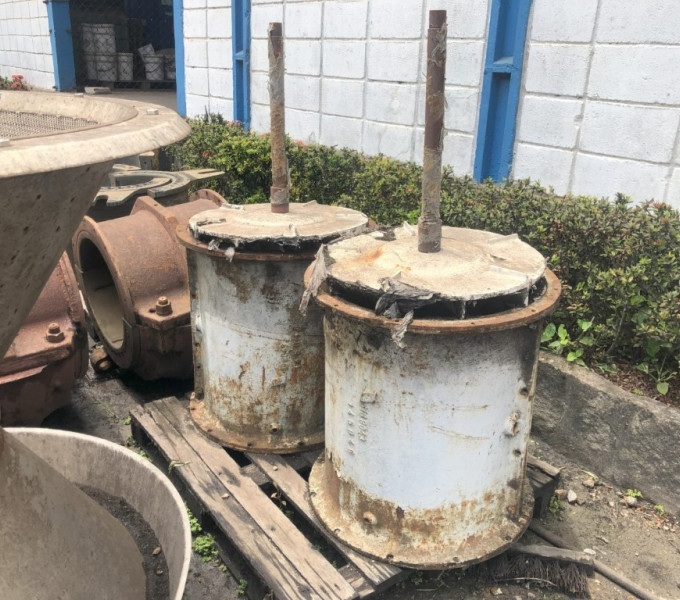 02 FLANGES DE TUBO COM TAMPA em ac