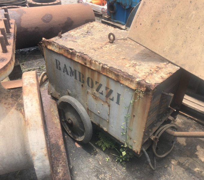 01 MÁQUINA DE SOLDA BAMBOZZI