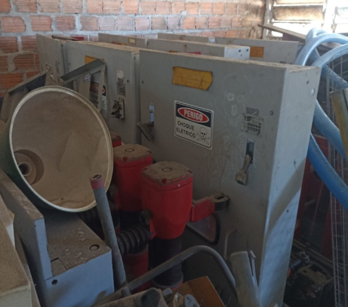 11 DISJUNTORES DE ALTA TENSÃO SAS 13/8Kv