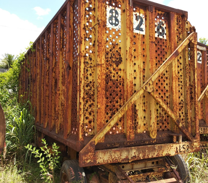 01 REBOQUE FECHADO – 8,30M RONDON MUK-9808, ANO 2002 FROTA: 20826