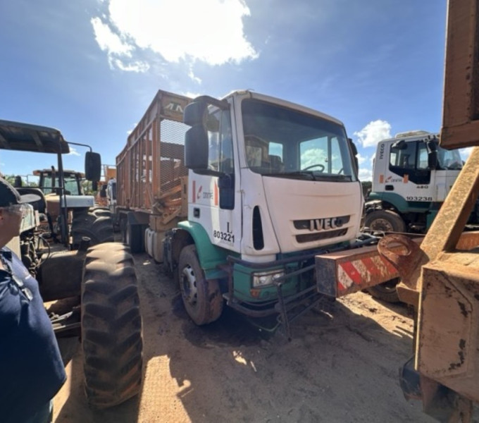 CAMINHÃO IVECO 260E28 C/ Transbordo hidraulico, 2014, FROTA: 803221
