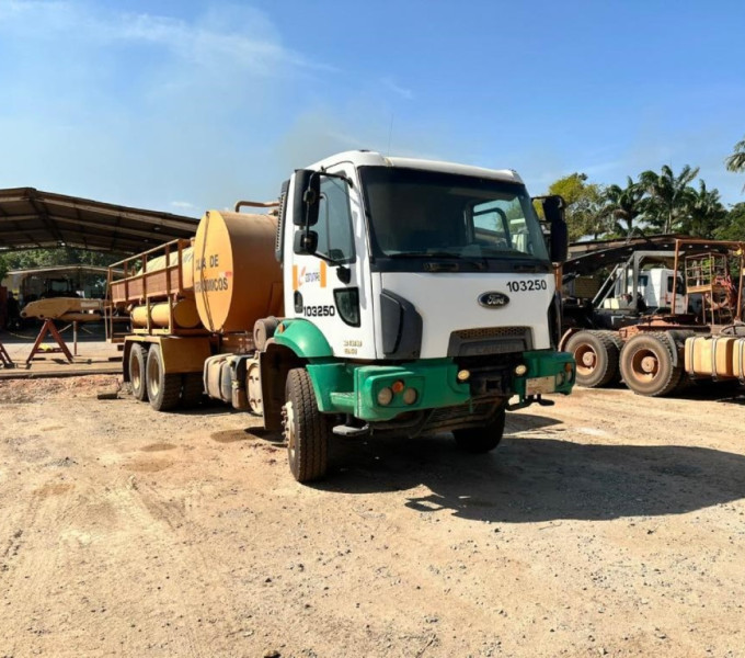 Caminhão Plataforma Ford Cargo 3133, ano 2013, placa: OHI8620, Frota: 103250