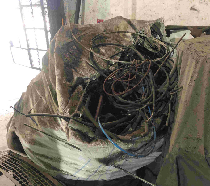 BAG DE SUCATA DE CABOS ELÉTRICOS, CARRETEL DE CABO DE COBRE 240mm2, APROX. 1500KG