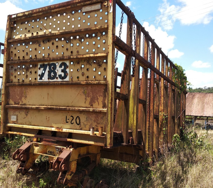 01 REBOQUE ABERTO – 8,00m KRONORTE MUL-3230, ANO 2000 FROTA: 20783
