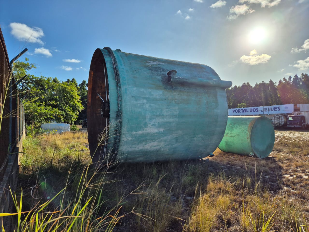 Tanque em fibra P/ armazenamento de água aprox. 100.000L cap.