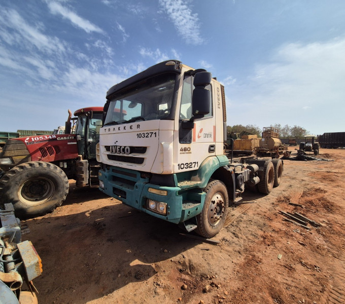 Caminhão Cavalo Mecânico, Iveco Trakker 740T48T 6x4, Branco, Ano 2013, Placa: OQU 5653, Frota: 103271 + Item 5 CX2