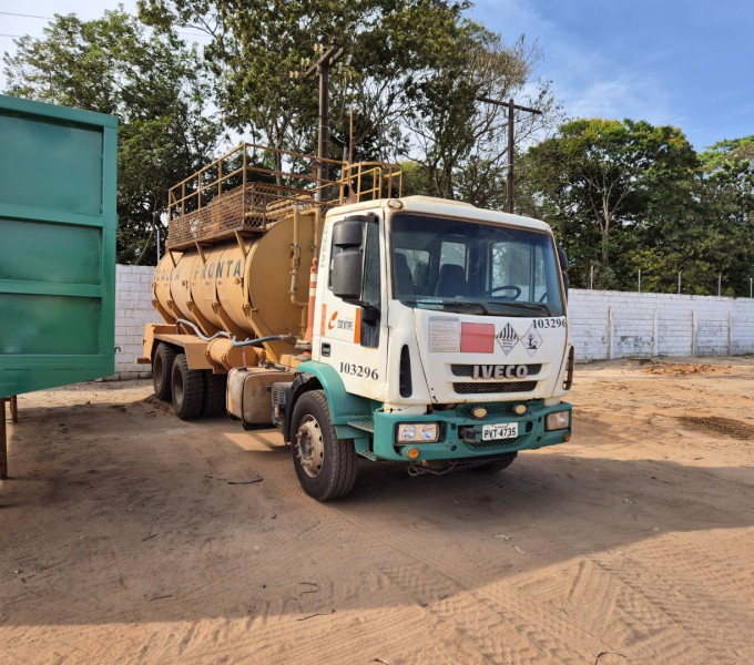 Caminhão Bombeiro, Iveco Tector 260E28, Ano 2014, Branco, Placa: PVT 4735, Frota: 103296 (Sem implemento)