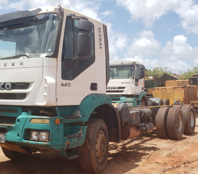 Caminhão Iveco Trakker 380T42N, Ano 2011, Placa: , Frota: 103239 + Item 3 CX3