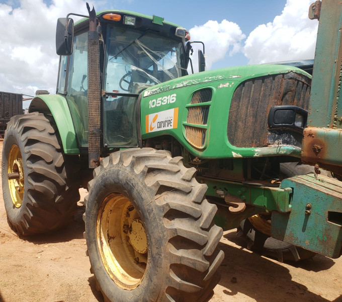 Trator de Pneus Cabinado John Deere 6145J, Ano 2012, Verde, Frota: 105316 + Item 7