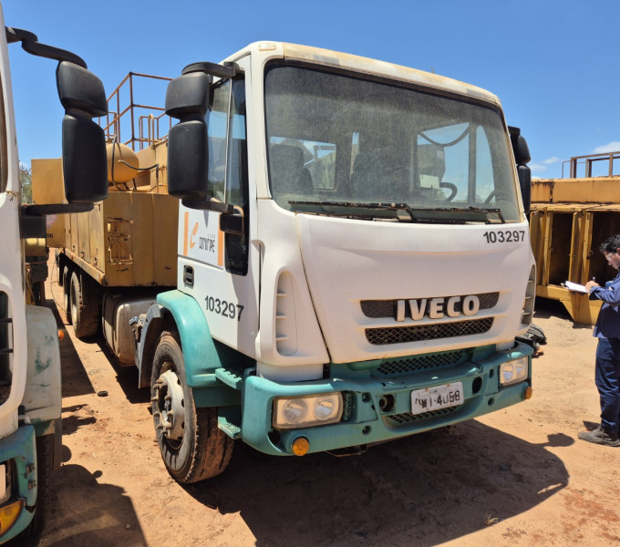Caminhão Comboio, Iveco Tector 260E28 C/ Implemento Oficina Móvel, Ano 2014, Branco, Placa: PWI 4088, Frota: 103297