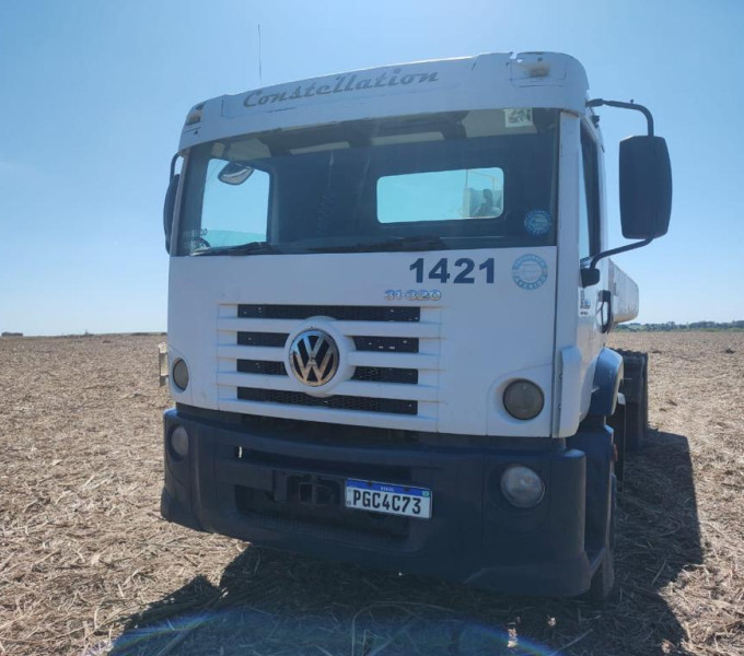 Caminhão VW 31.330 (Sem tanque, apenas chassi) , PLACA: PGC: 4C73, ANO FAB.: 2012 - ANO MODELO: 2012 + PEÇAS MB (O caminhão está operacional e será entregue no fim do mês de novembro)