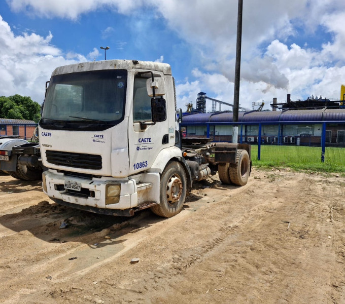 CAMINHÃO VOLVO/ VM 310 4X2T, ANO 2006, FROTA 10863, PLACA: MUQ: 4547