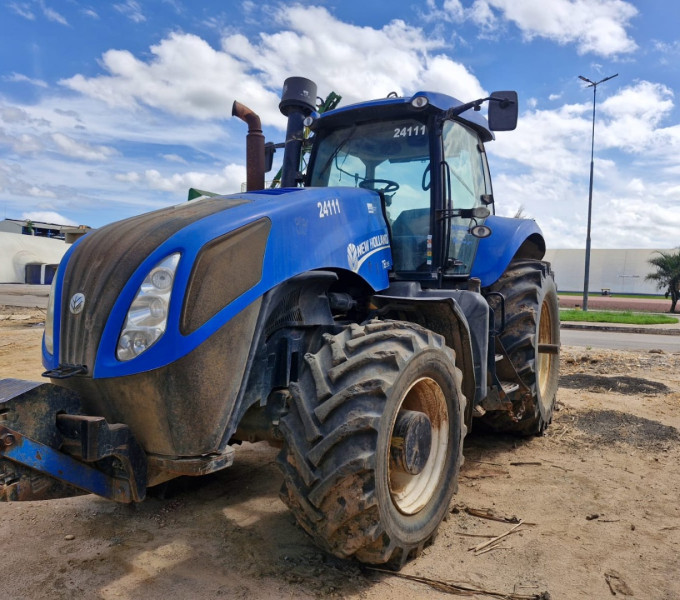 TRATOR NEW HOLLAND EXT. PESADO, ANO 2013, CHASSI: HCCZ8295HDCN07173, FROTA 24111 (OBS: MOTOR: REGULAR, SUSPENSAO : BOA, PNEUS: REGULAR, CAMBIO: REGULAR)
