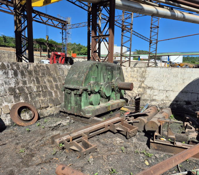 REDUTOR DEDINE H2H.195, REDUÇÃO 1: 33,819, POTÊNCIA ADMISSÍVEL 340 KW ATÉ 730KW, PESO 13.150KG