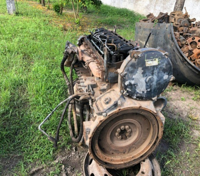 MOTOR DE CAMINHÃO CUMMINS  DIESEL , 6 CILINDROS