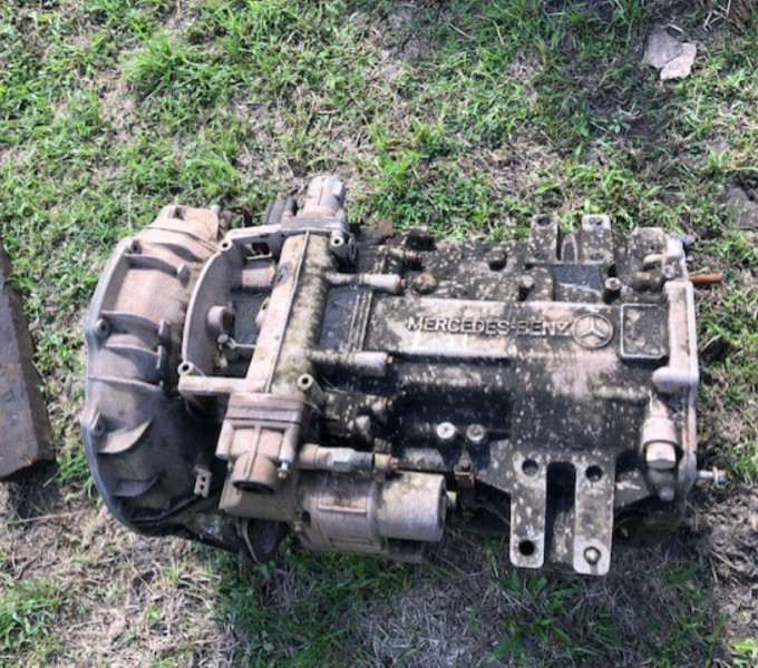 MOTOR DE CAMINHÃO CUMMINS DIESEL, 6 CILINDROS + CAIXA DEMARCHA M. BENZ + MOTOR DE CAMINHÃO MWM 6 CILINDROSMERCEDES BENZ