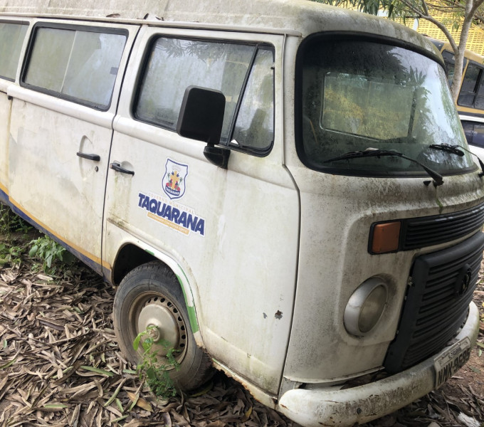Micro-Onibus Volkswagem Kombi Branca, Ano 2010, Modelo 2011, Gasolina, Renavan 00223884340, NMK 9695