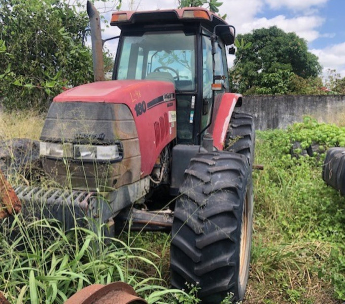 TRATOR DE PNEUS CASE, ANO 2013, FROTA: 13031 (CONTÉM BATERIA)