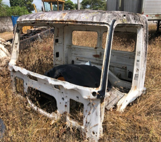 01 CABINE MERCEDES BENZ