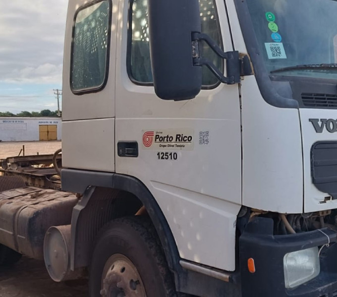 VOLVO FM12 420,ANO 2001/2001,  FROTA 12510, CHASSI : 9BVA4DADO1E678657, PLACA MUZ 5859, RENAVAN : 766070204 ( TA RODANDO NA USINA)