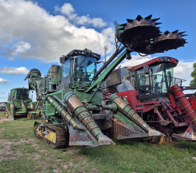 COLHEDORA DE CANA JOHN DEERE CH 3522, ANO: 2011, FROTA: 15002