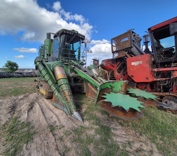 COLHEDORA DE CANA JOHN DEERE CH 3522, ANO: 2011, FROTA: 15003