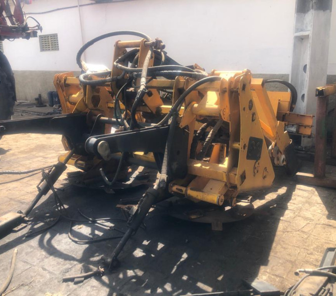 Implemento Centro-cana para colheitador c/ tanque hidraulico e cabine