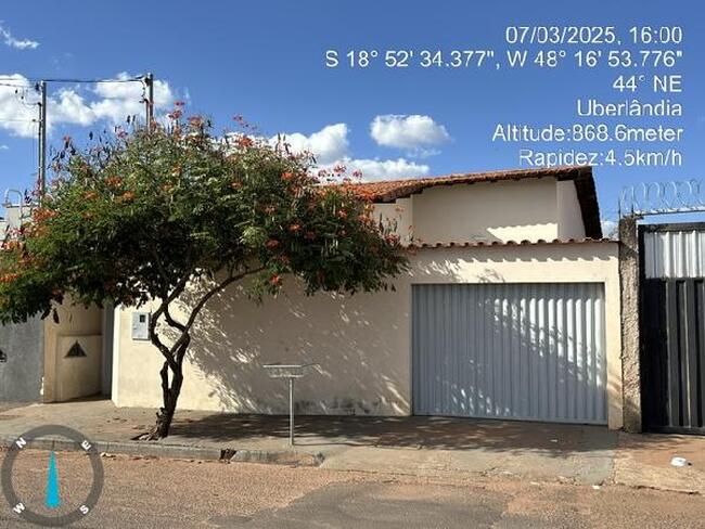 Casa com 84,15m² de área privativa - localizado no endereço: santa rosa, - uberlandia/mg