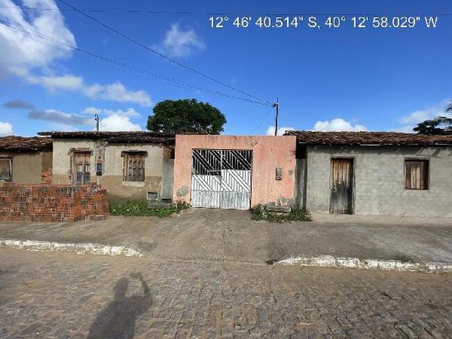 Casa Em Monte, Iacu/ Ba, localizado em Iacu - BA