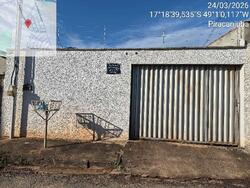 Foto de Casa - Área privativa: 66 m²Com 2 qt(s), 1 Banheiro(s), 1 Vaga na Garagem - Localizado(a): RUA MARIO ALENCASTRO CAIADO, N. SN, LT 08C QD 22 C, SETOR LIMA, - PIRACANJUBA/GO - CEP: 75640281 - N° IPTU: 1001005403500000 - MATRÍCULA: 20526 - OFICIO: 1