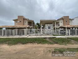 Foto de Casa - Área privativa: 102 m²Com 2 qt(s), 2 Banheiro(s), - Localizado(a): RUA ESTRELA DO MAR, N. 995, CS 205, , COND RES ATLANTICO - PITIMBU/PB - CEP: 58324000 - N° IPTU: 15981 - MATRÍCULA: 7890 - OFICIO: 1