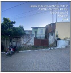 Foto de Casa - Área privativa: 50,36 m²Com 2 qt(s), 1 Banheiro(s), - Localizado(a): RUA PROJETADA F, N. SN, LT 16 QD F, , - CHA DE ALEGRIA/PE - CEP: 55835000 - N° IPTU: 1080520105001 - MATRÍCULA: 6858 - OFICIO: 1