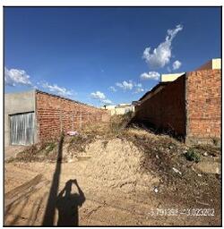 Foto de Terreno - Área total: 329,01 m² - Localizado(a): RUA SANTO ANTONIO, N. SN, LT 09 QD 05, SANTA RITA, LOT ANTONIO GUILHERME I - FLORIANO/PI - CEP: 64806890 - N° IPTU: 103513011701 - MATRÍCULA: 12465 - OFICIO: 4