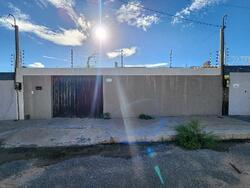 Foto de Casa - Área privativa: 64,36 m²Com 2 qt(s), 2 Banheiro(s), 1 Vaga na Garagem - Localizado(a): RUA MAZDA, N. 321, LT 03 QD 56, SANTA JULIA, LOT NOVA MOSSORO II - MOSSORO/RN - CEP: 59640298 - N° IPTU: 40328767 - MATRÍCULA: 36216 - OFICIO: 6