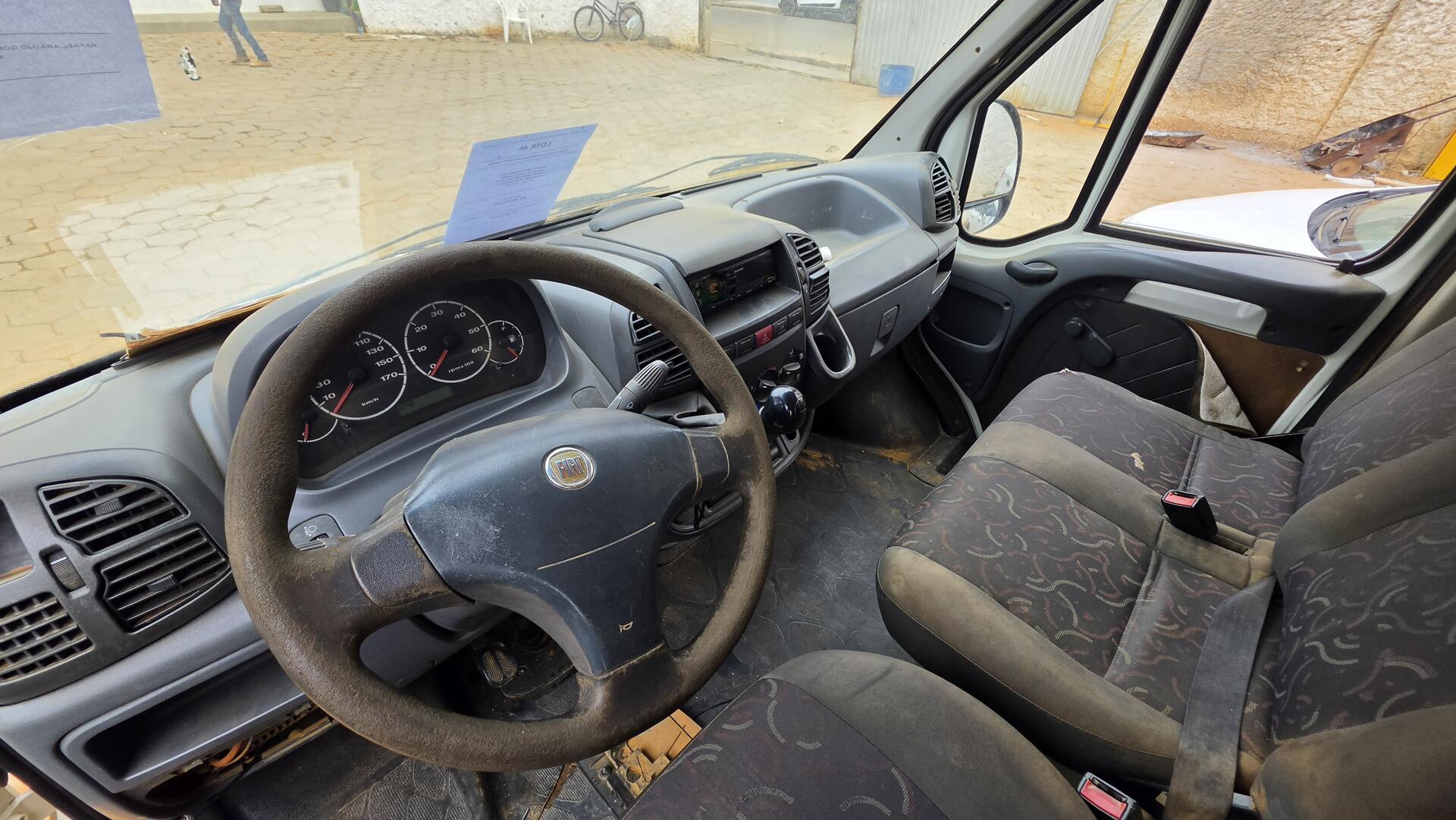 VAN FIAT Ducato Minibus Branco, ANO 2012 MODELO 2013 — foto 8 de 18