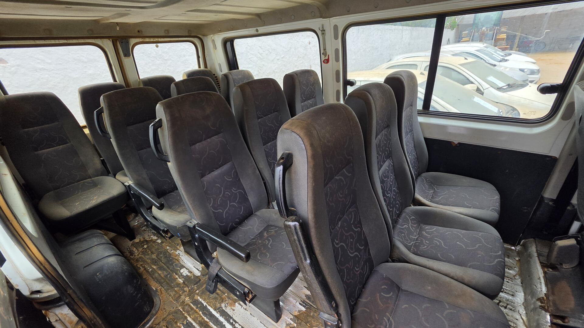 VAN FIAT Ducato Minibus Branco, ANO 2012 MODELO 2013 — foto 14 de 18