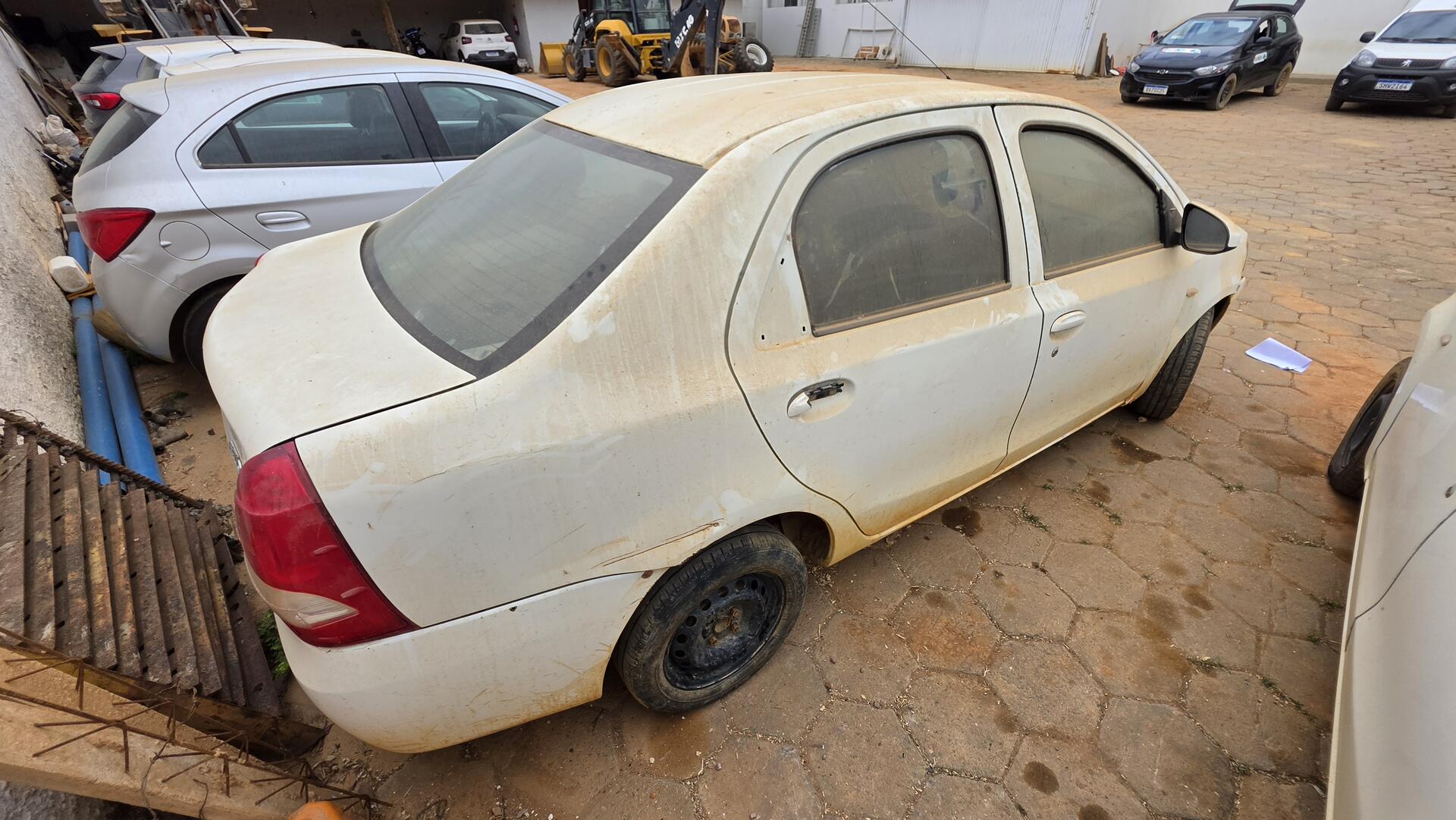 1 Toyota/ Etios SD X, 1.5 Flex, ano 2014 — foto 8 de 12