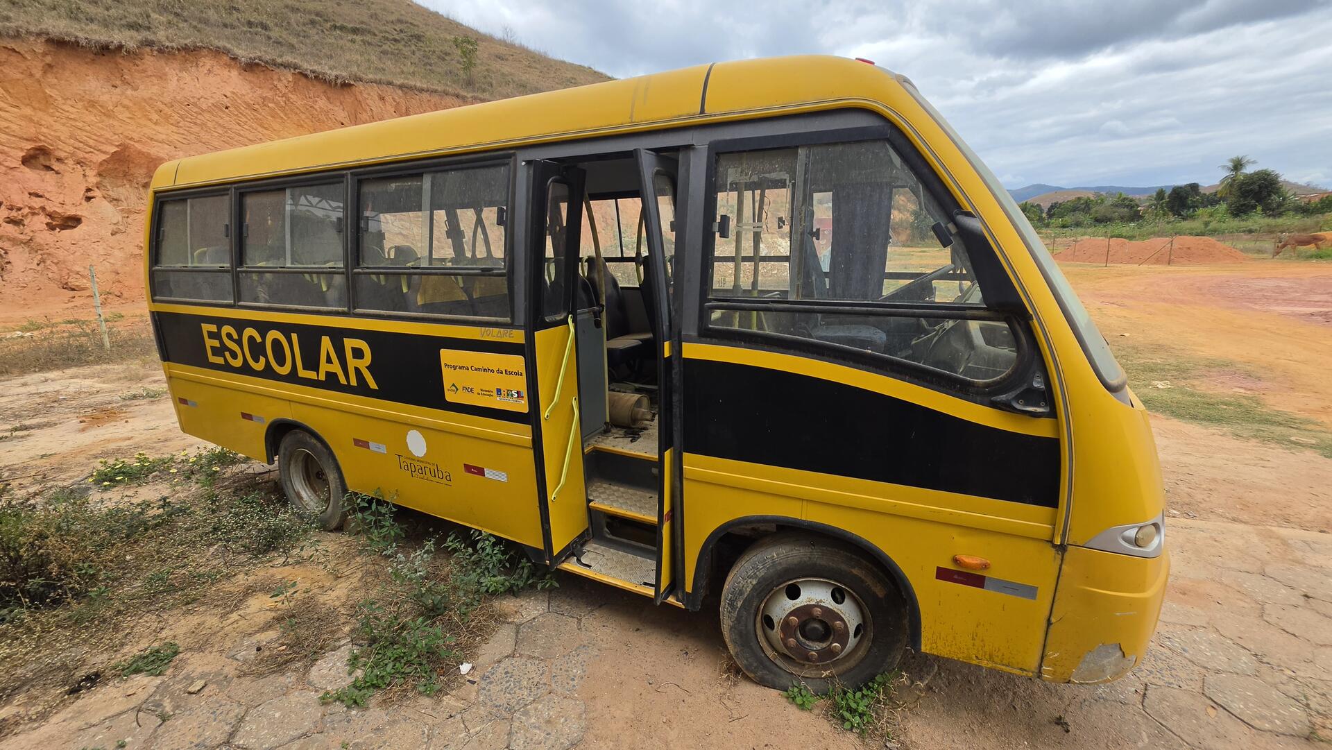 MICROÔNIBUS VOLARE V6 ES ANO E MODELO 2009, SEM BICOS INJETORES, MOTOR NO LUGAR — foto 4 de 17