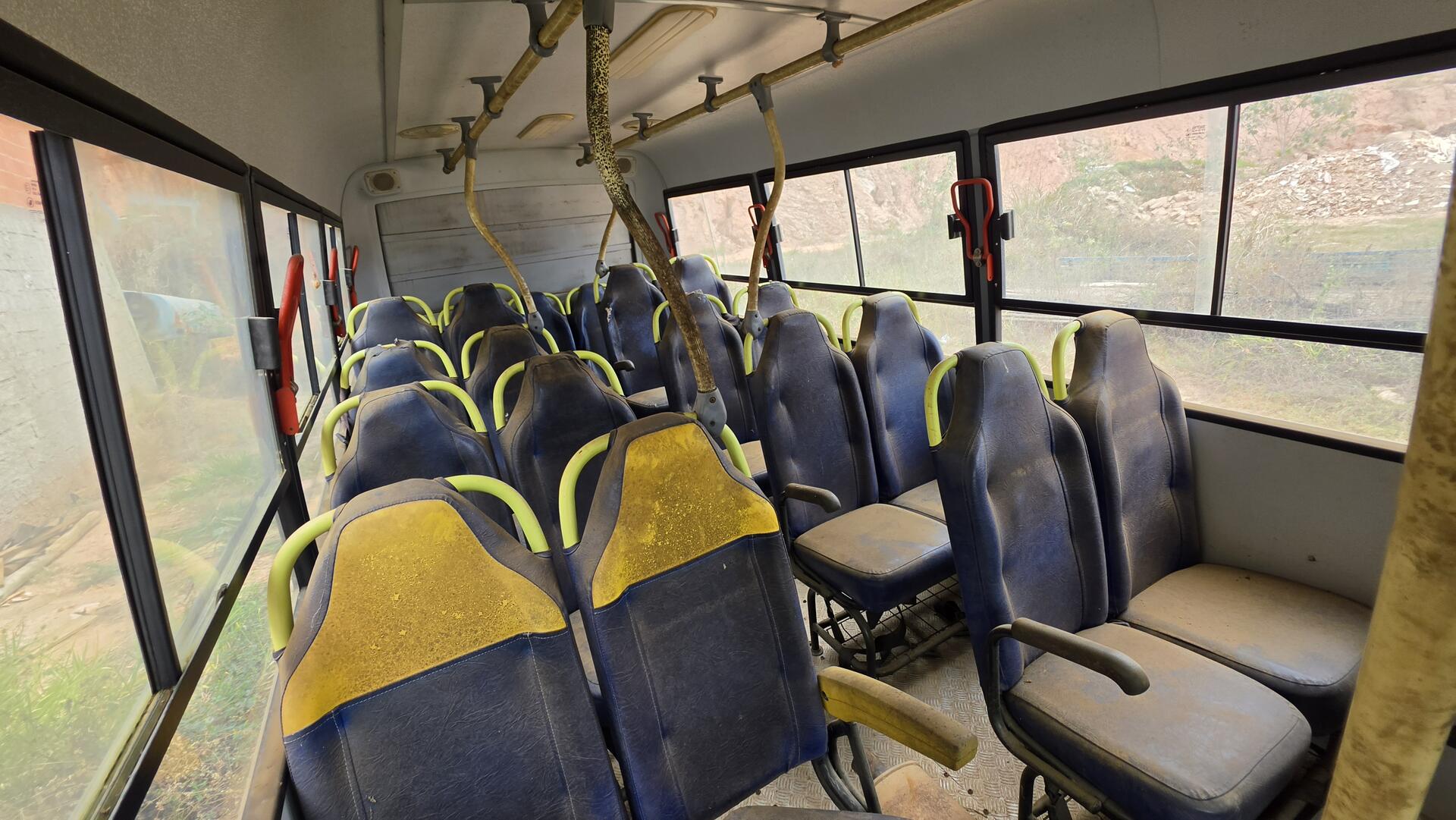 MICROÔNIBUS VOLARE V6 ES ANO E MODELO 2009, SEM BICOS INJETORES, MOTOR NO LUGAR — foto 5 de 17